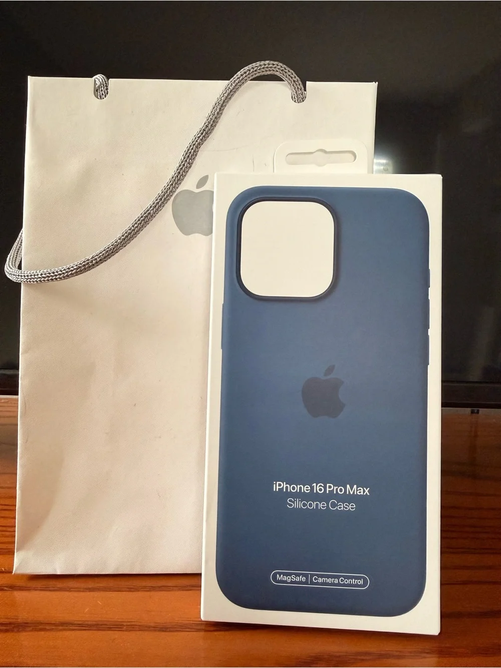Apple iPhone 16 Pro Max Silicone Case - Deep Blue